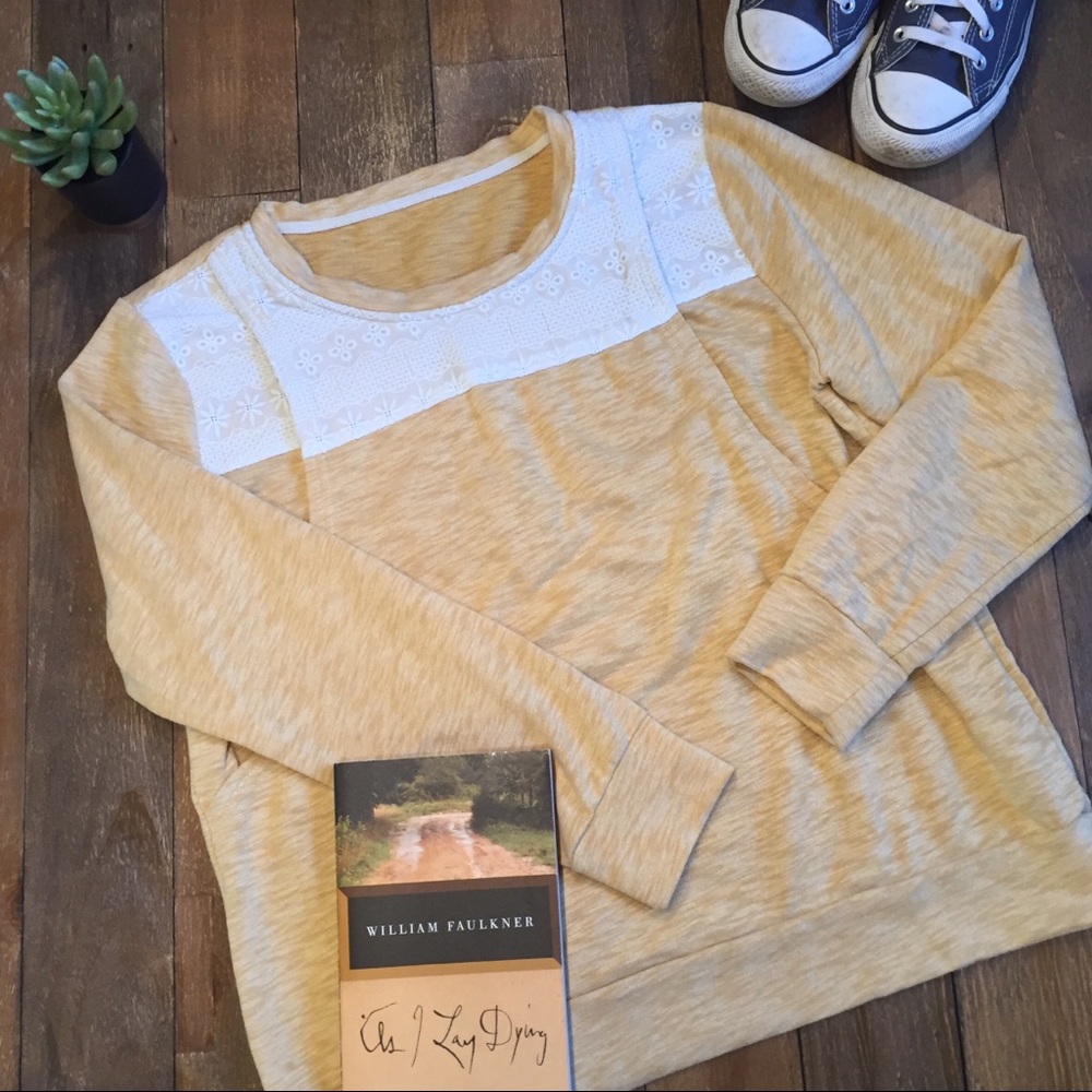 Maternity nursing top w/eyelet lace detail